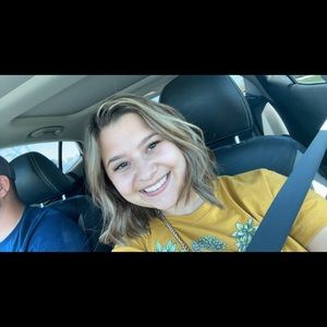 Meet your Posher, Kayla